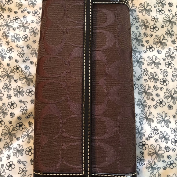 Coach Signature Turnlock Checkbook Wallet - Picture 2 of 5